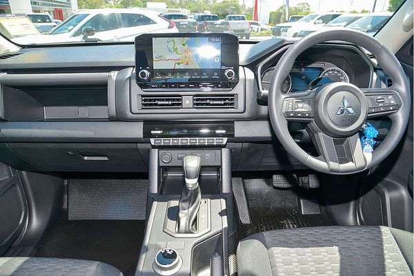 2025 Mitsubishi Triton GLX MV 4X4
