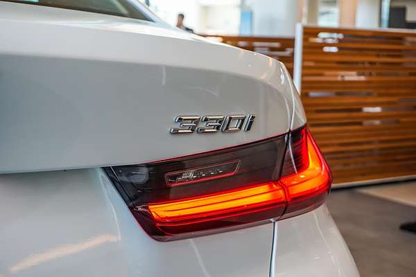 2025 BMW 3 Series 330i M Sport G21 LCI II