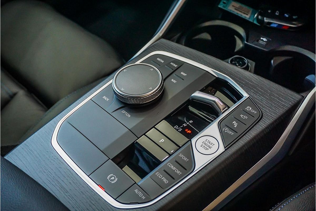 2025 BMW 3 Series 330i M Sport G21 LCI II