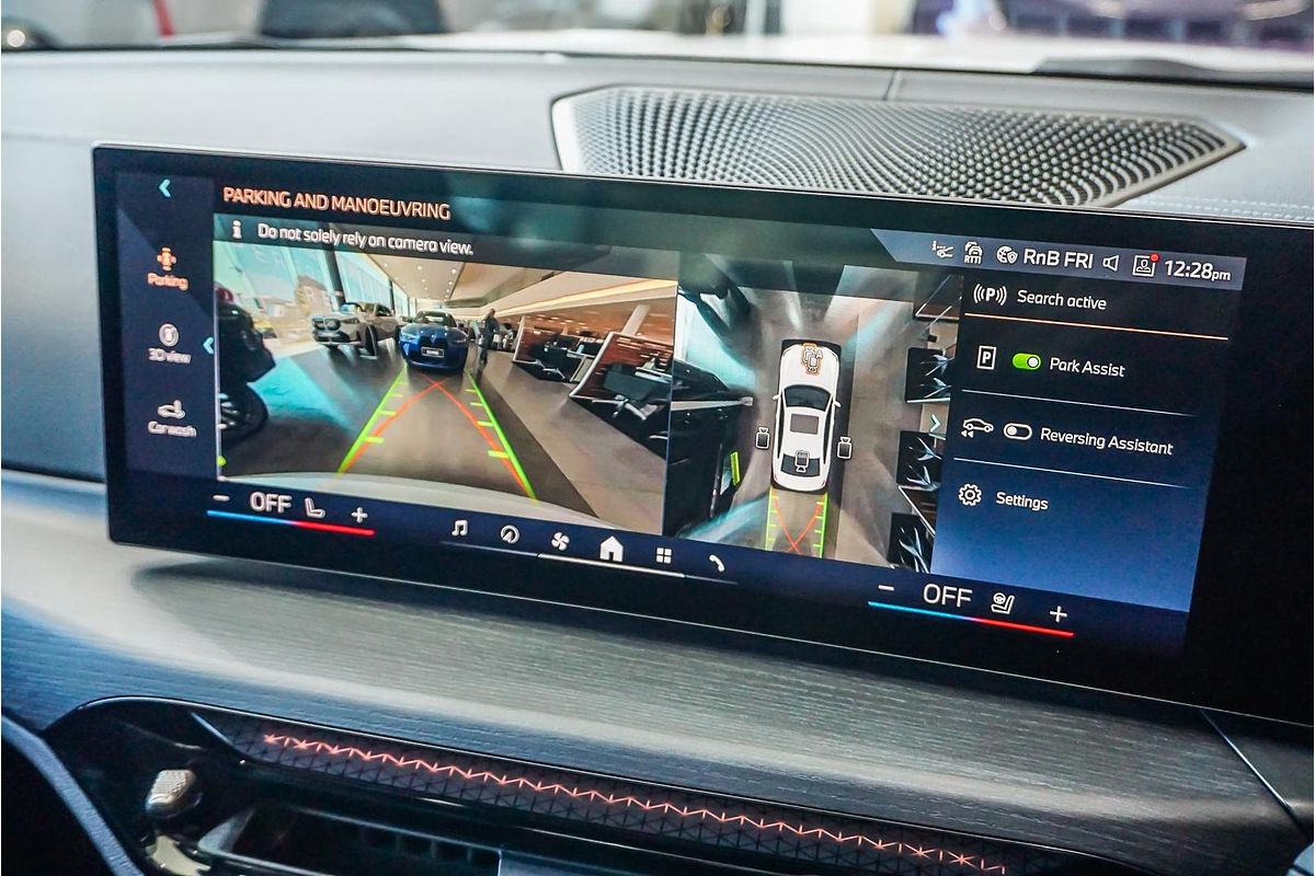 2025 BMW 3 Series 330i M Sport G21 LCI II
