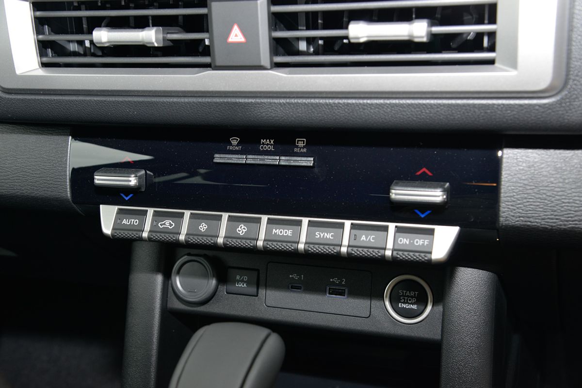 2025 Mitsubishi Triton GLS MV 4X4
