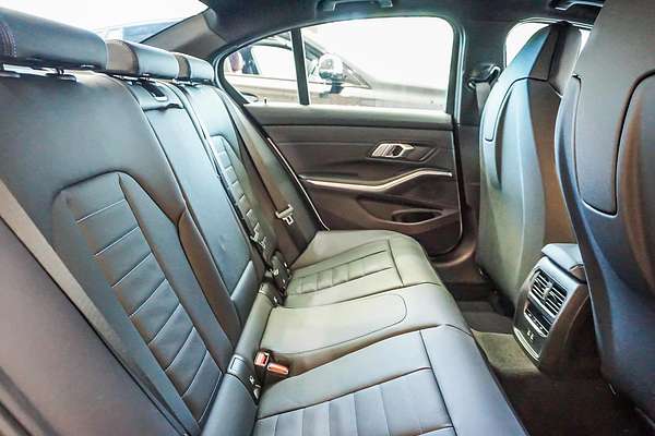 2025 BMW 3 Series 330i M Sport G21 LCI II