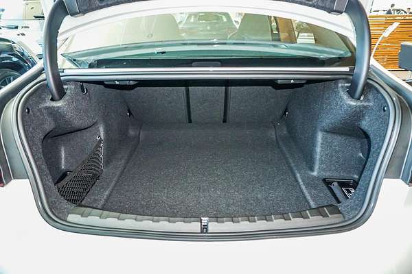 2025 BMW 3 Series 330i M Sport G21 LCI II