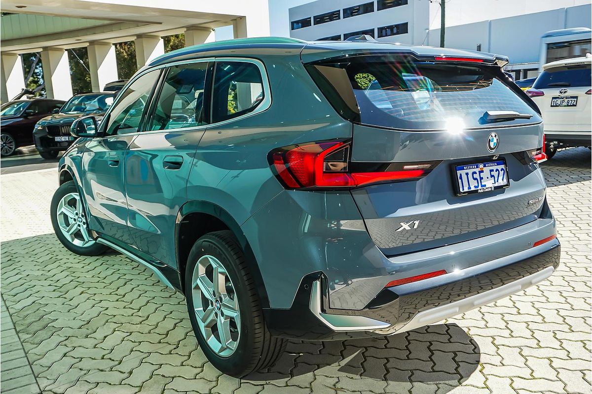 2025 BMW X1 sDrive18i U11