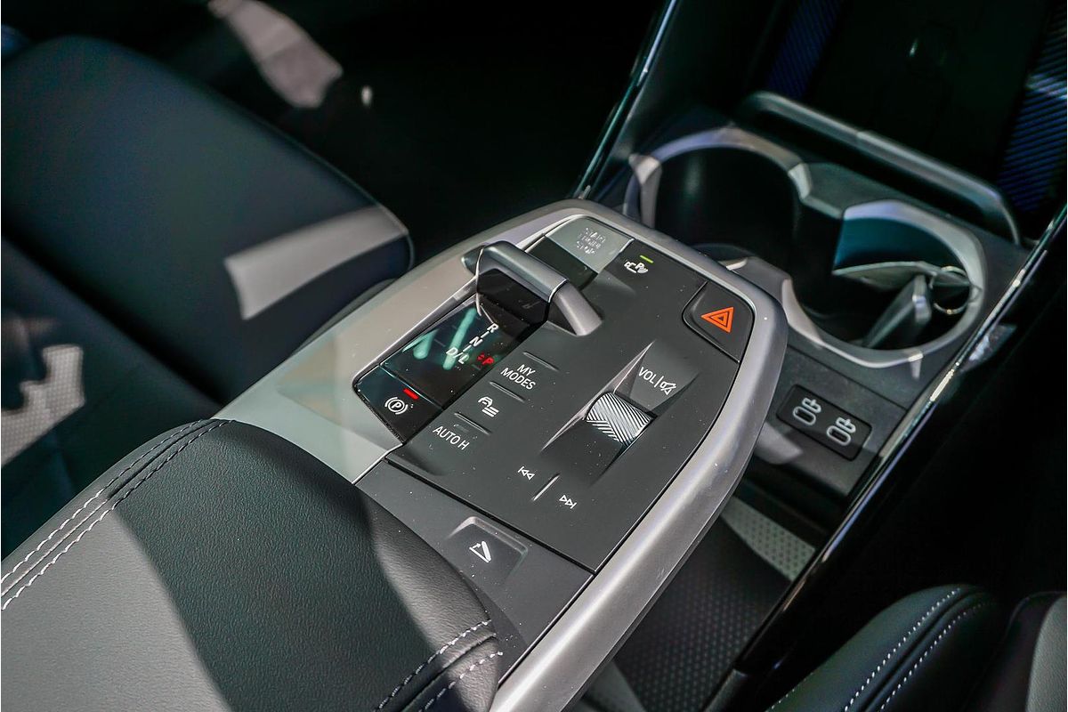 2025 BMW X1 sDrive18i U11