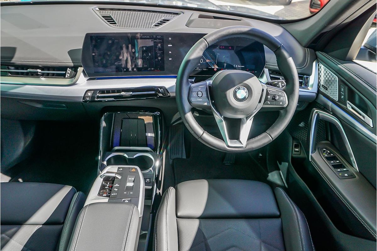 2025 BMW X1 sDrive18i U11