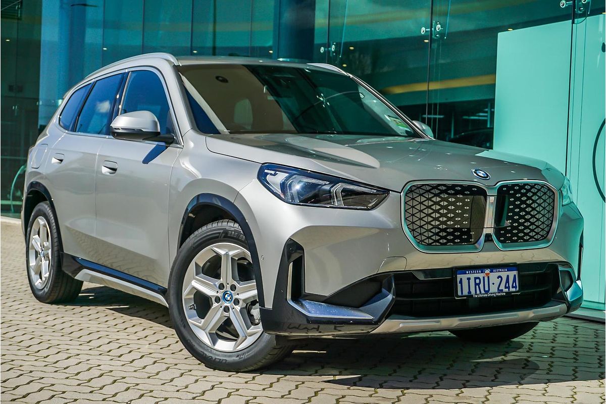 2024 BMW iX1 eDrive20 xLine U11