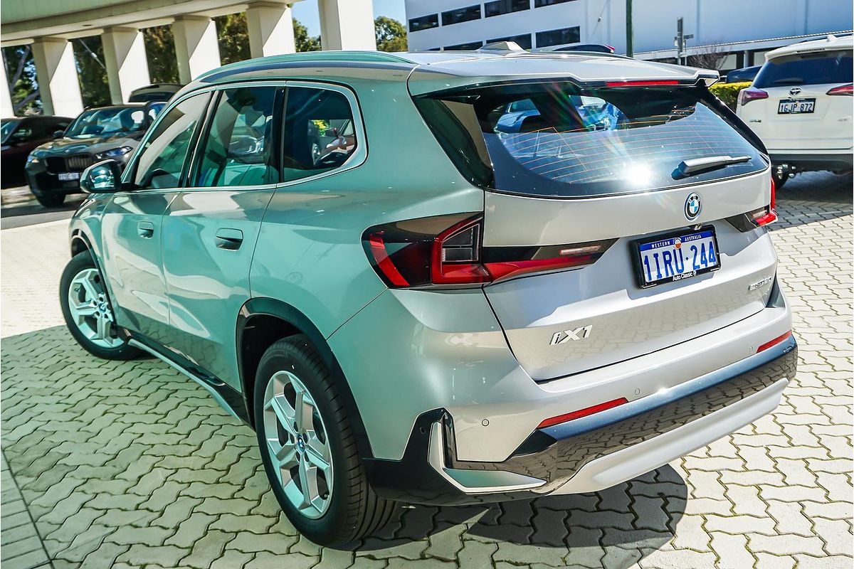 2024 BMW iX1 eDrive20 xLine U11