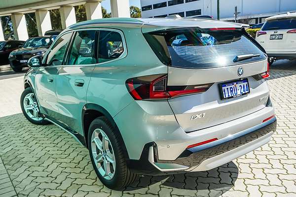 2024 BMW iX1 eDrive20 xLine U11