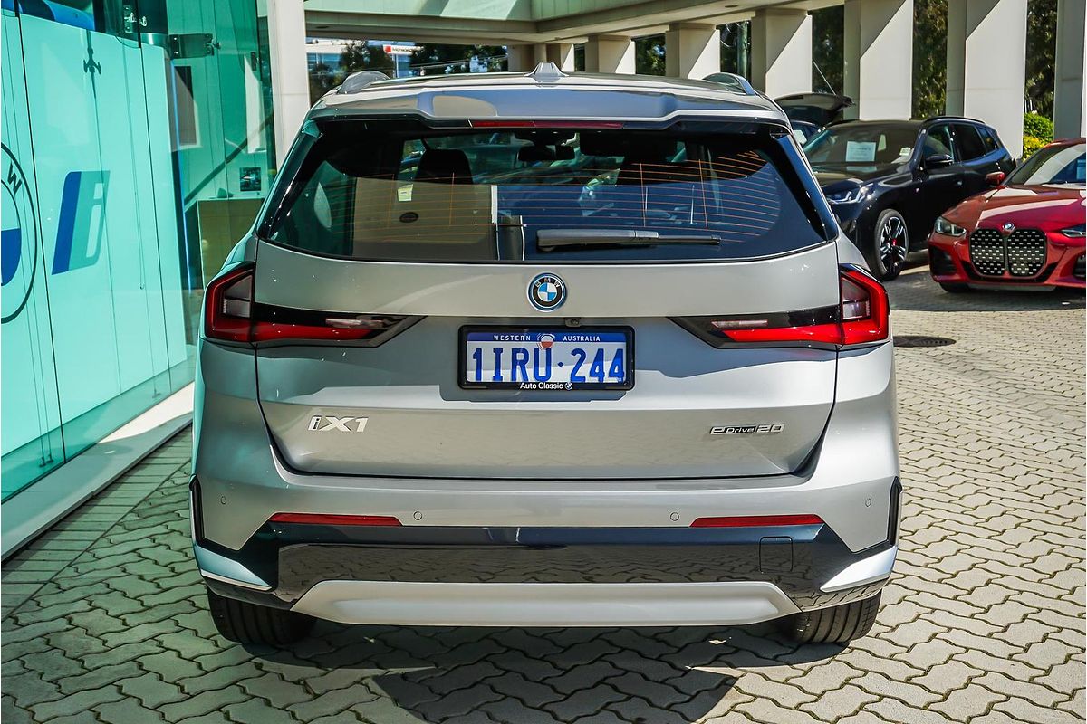 2024 BMW iX1 eDrive20 xLine U11