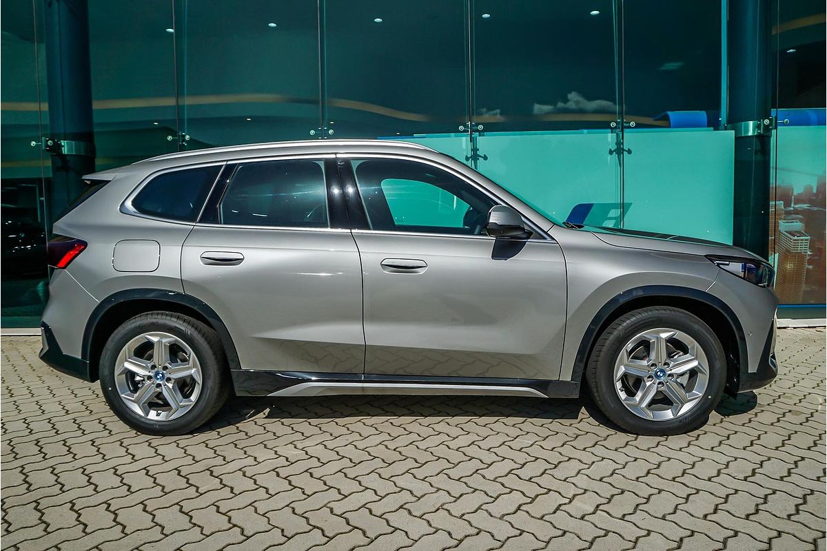 2024 BMW iX1 eDrive20 xLine U11