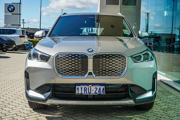 2024 BMW iX1 eDrive20 xLine U11