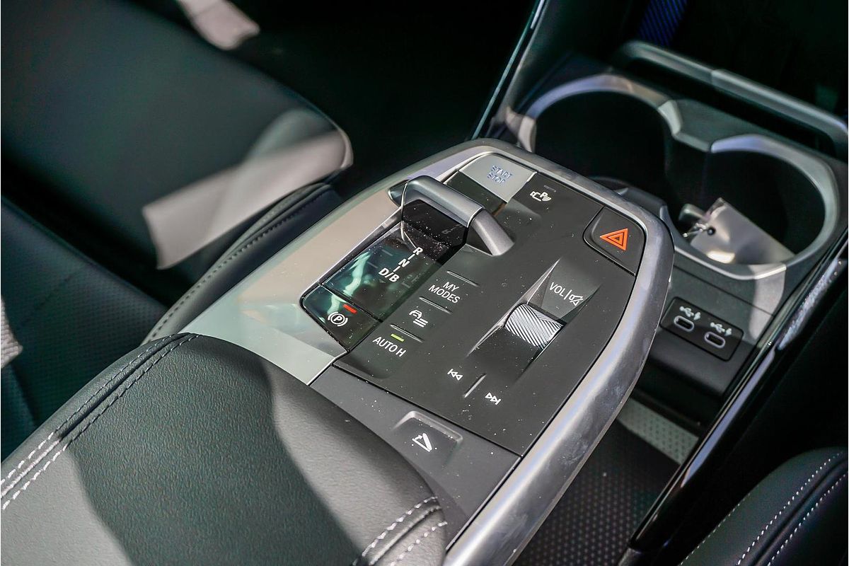 2024 BMW iX1 eDrive20 xLine U11