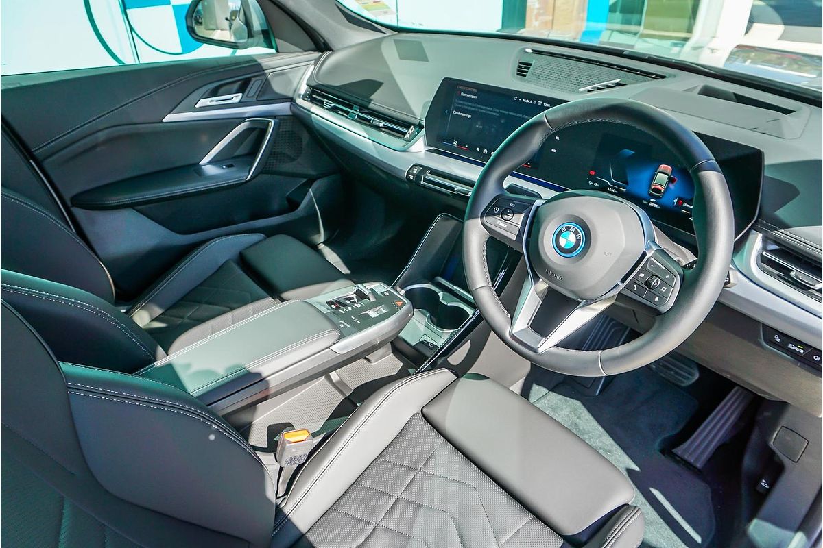 2024 BMW iX1 eDrive20 xLine U11