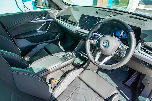 2024 BMW iX1 eDrive20 xLine U11