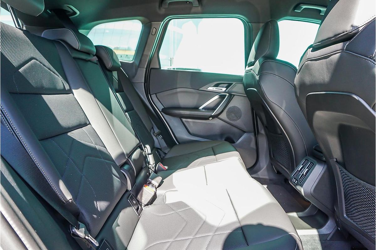 2024 BMW iX1 eDrive20 xLine U11