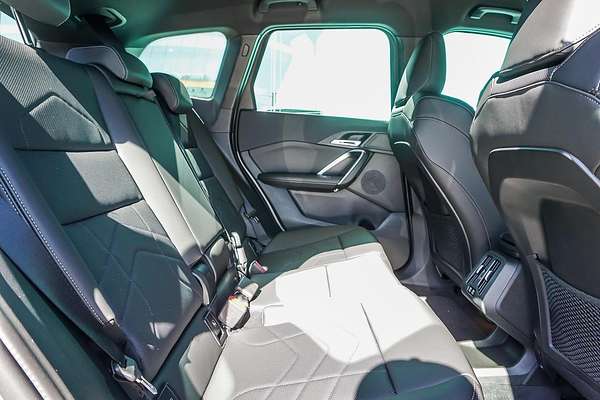 2024 BMW iX1 eDrive20 xLine U11