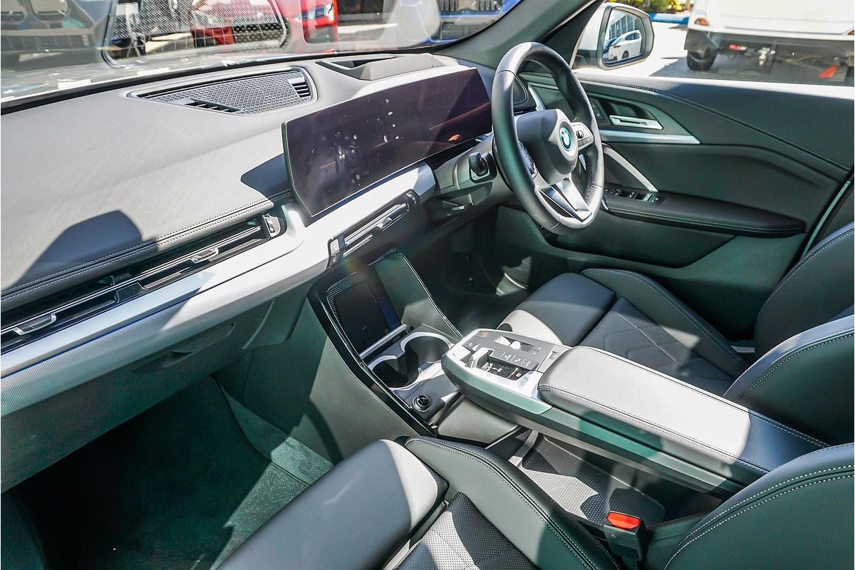 2024 BMW iX1 eDrive20 xLine U11