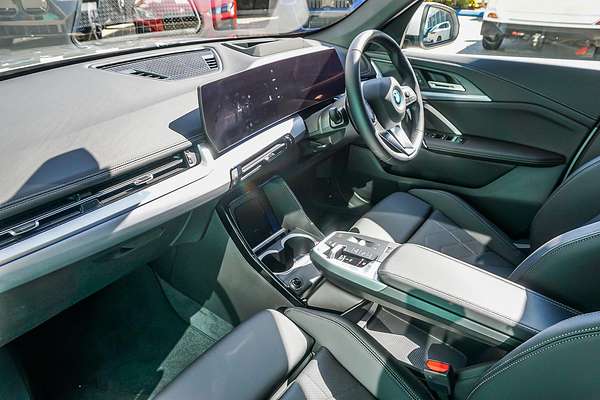 2024 BMW iX1 eDrive20 xLine U11