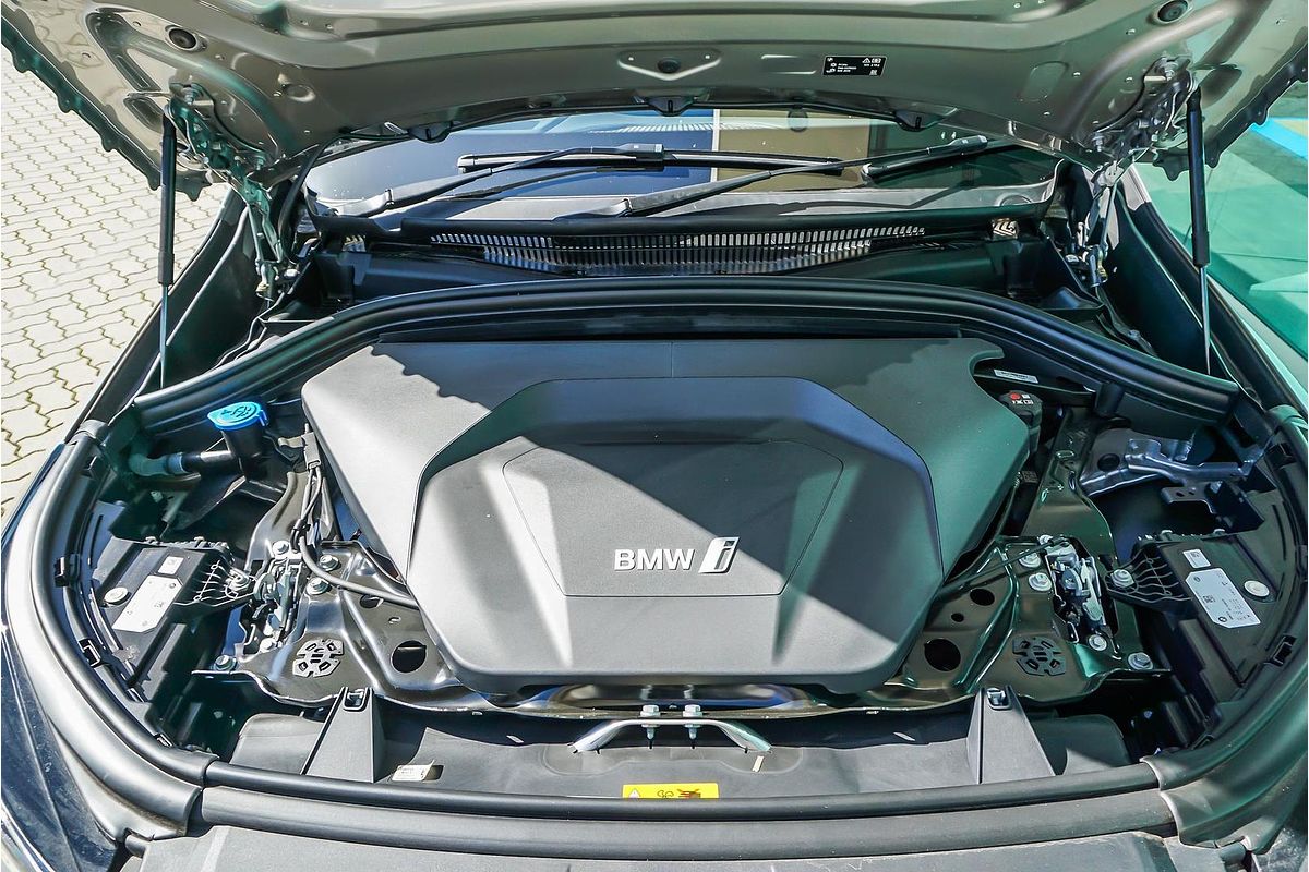 2024 BMW iX1 eDrive20 xLine U11