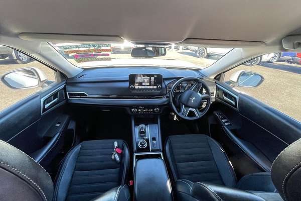 2023 Mitsubishi Outlander Aspire ZM