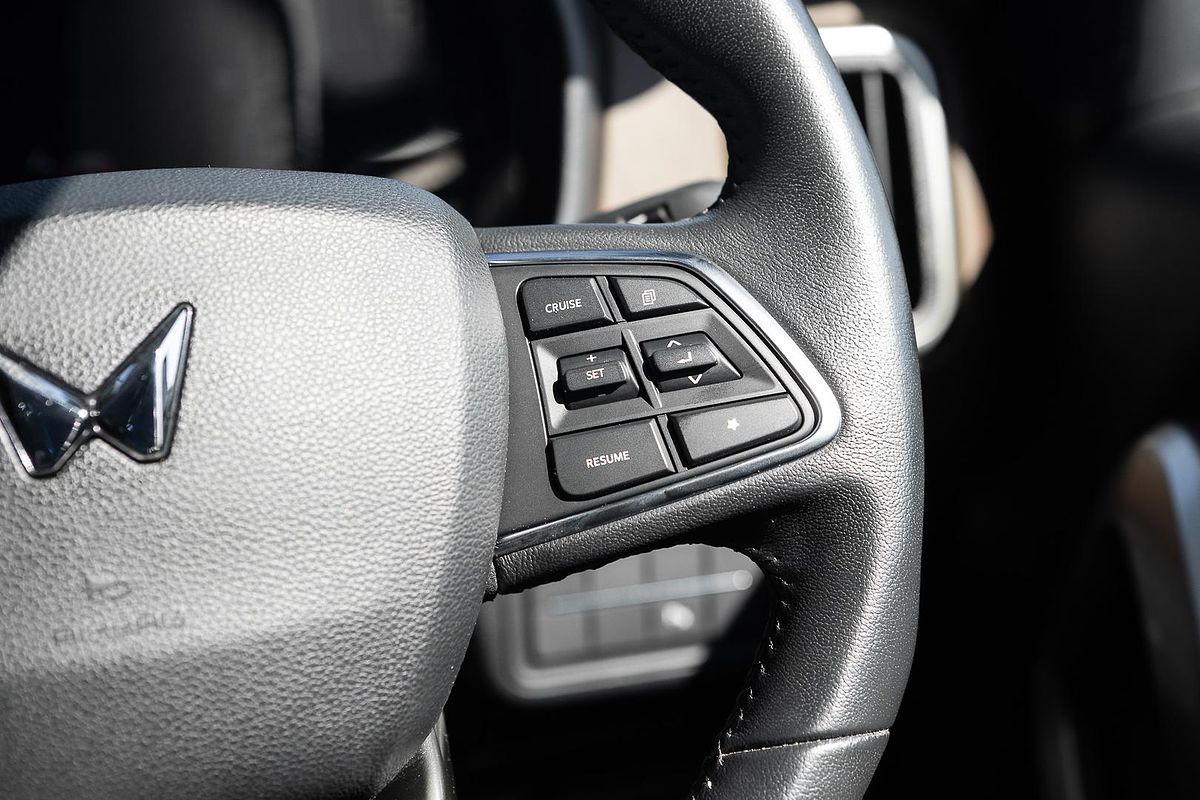 2023 Mahindra Scorpio Z8L