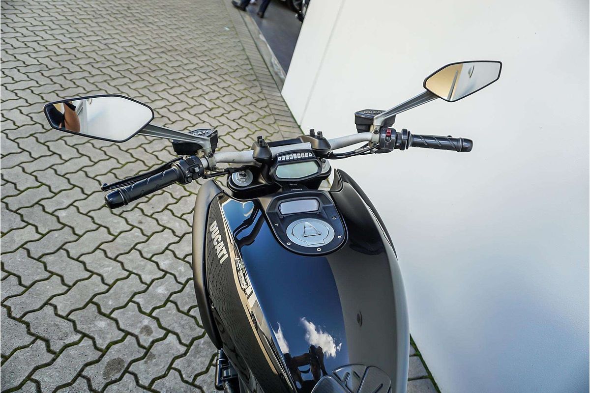 2012 Ducati Diavel