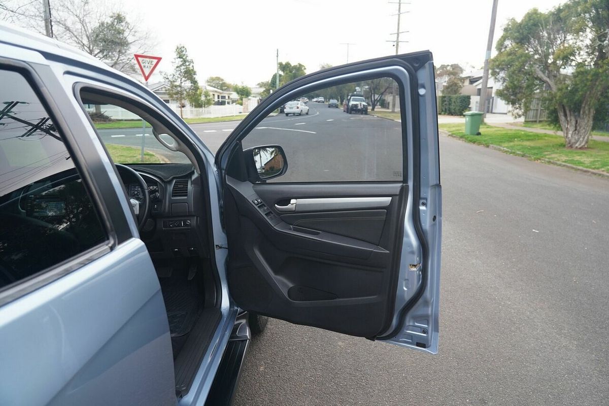 2015 Isuzu MU-X LS-T