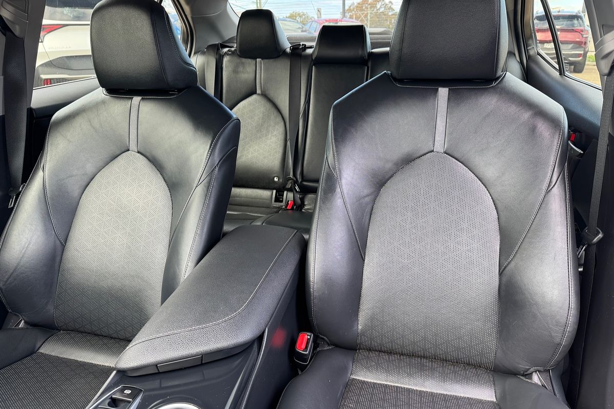2018 Toyota Camry SX ASV70R