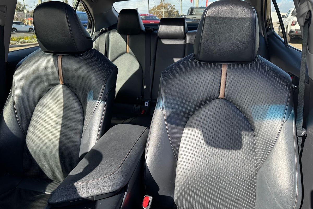2018 Toyota Camry SL ASV70R