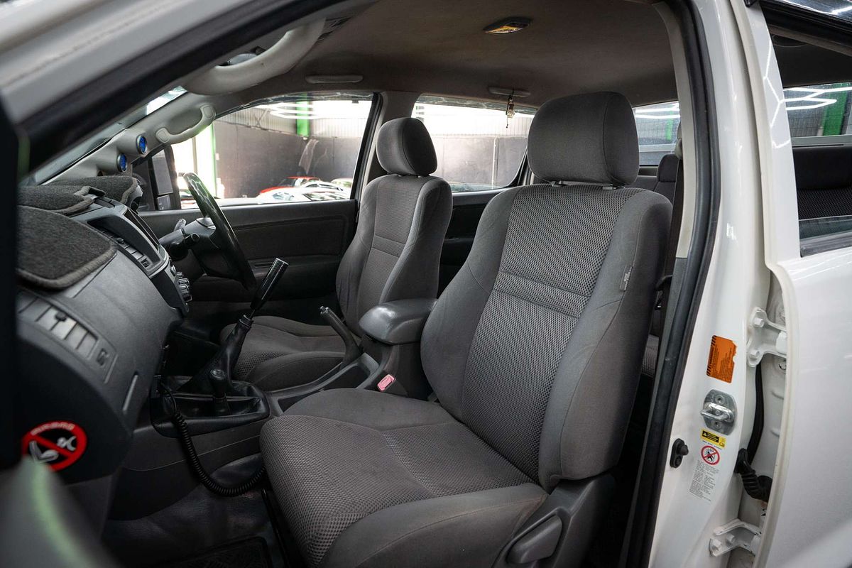 2012 Toyota Hilux SR KUN26R 4X4