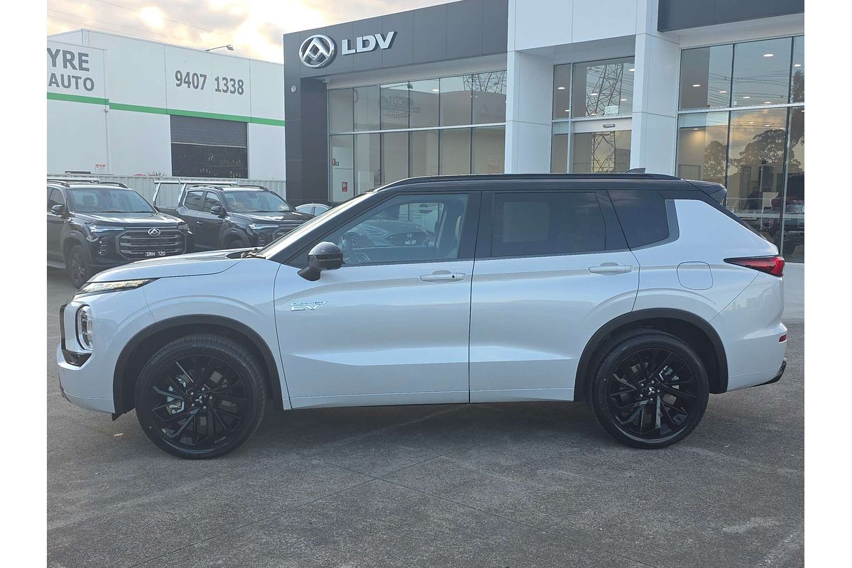 2025 Mitsubishi Outlander PHEV GSR ZM