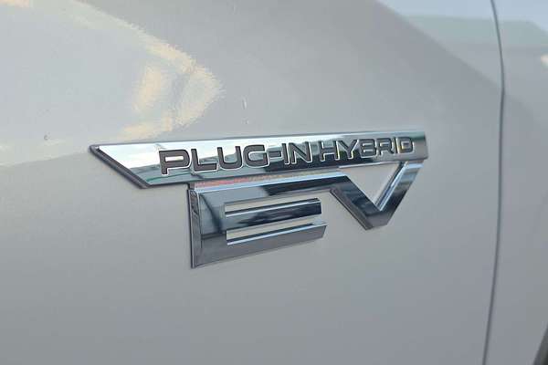 2025 Mitsubishi Outlander PHEV GSR ZM