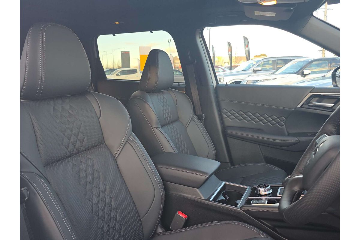 2025 Mitsubishi Outlander PHEV GSR ZM