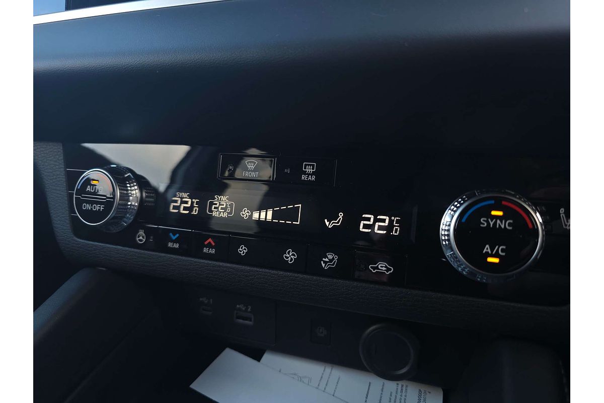 2025 Mitsubishi Outlander PHEV GSR ZM