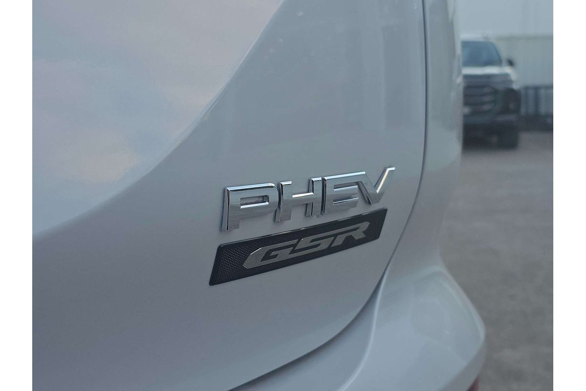 2025 Mitsubishi Outlander PHEV GSR ZM
