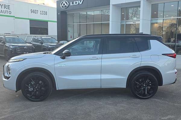 2025 Mitsubishi Outlander PHEV GSR ZM