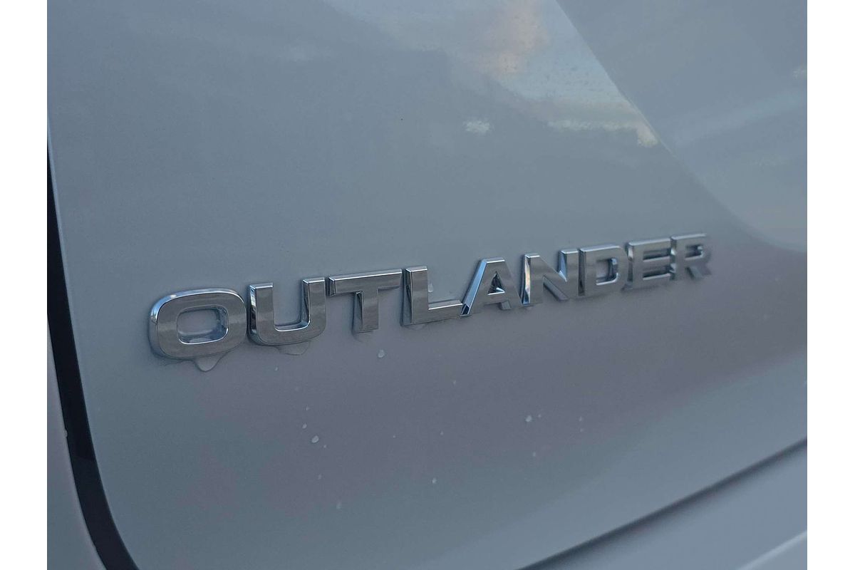 2025 Mitsubishi Outlander PHEV GSR ZM