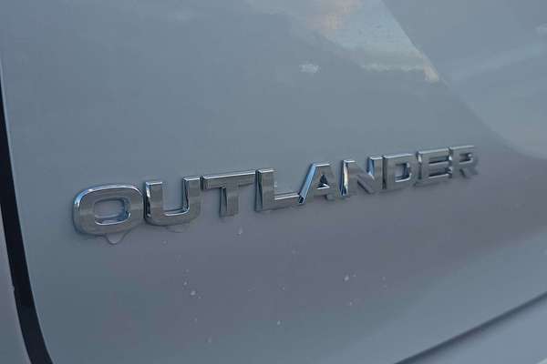 2025 Mitsubishi Outlander PHEV GSR ZM