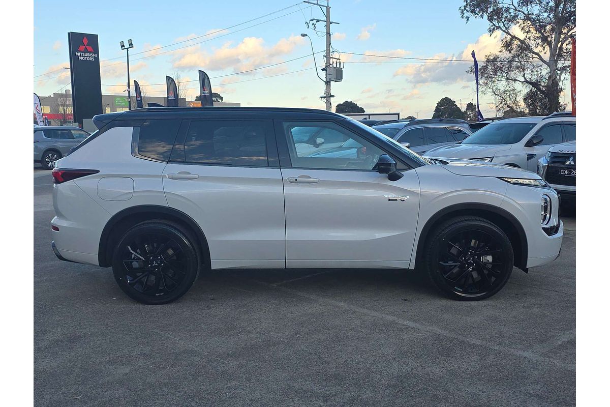 2025 Mitsubishi Outlander PHEV GSR ZM