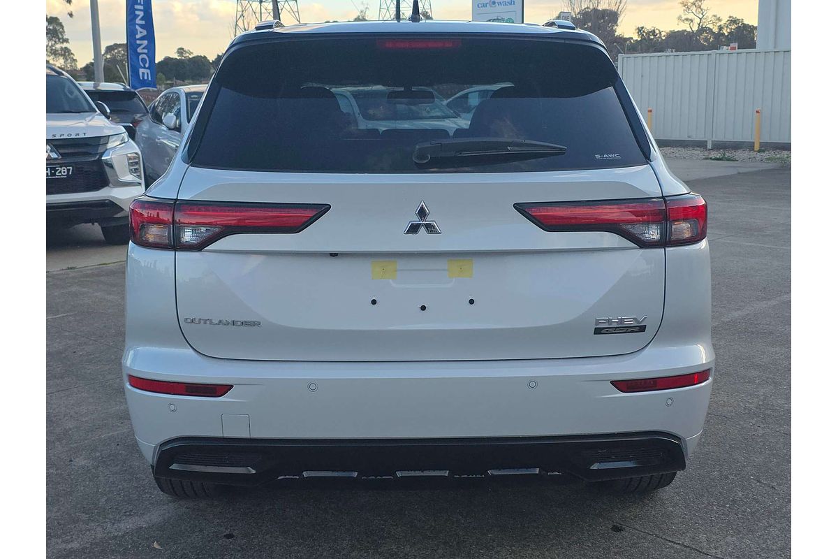 2025 Mitsubishi Outlander PHEV GSR ZM