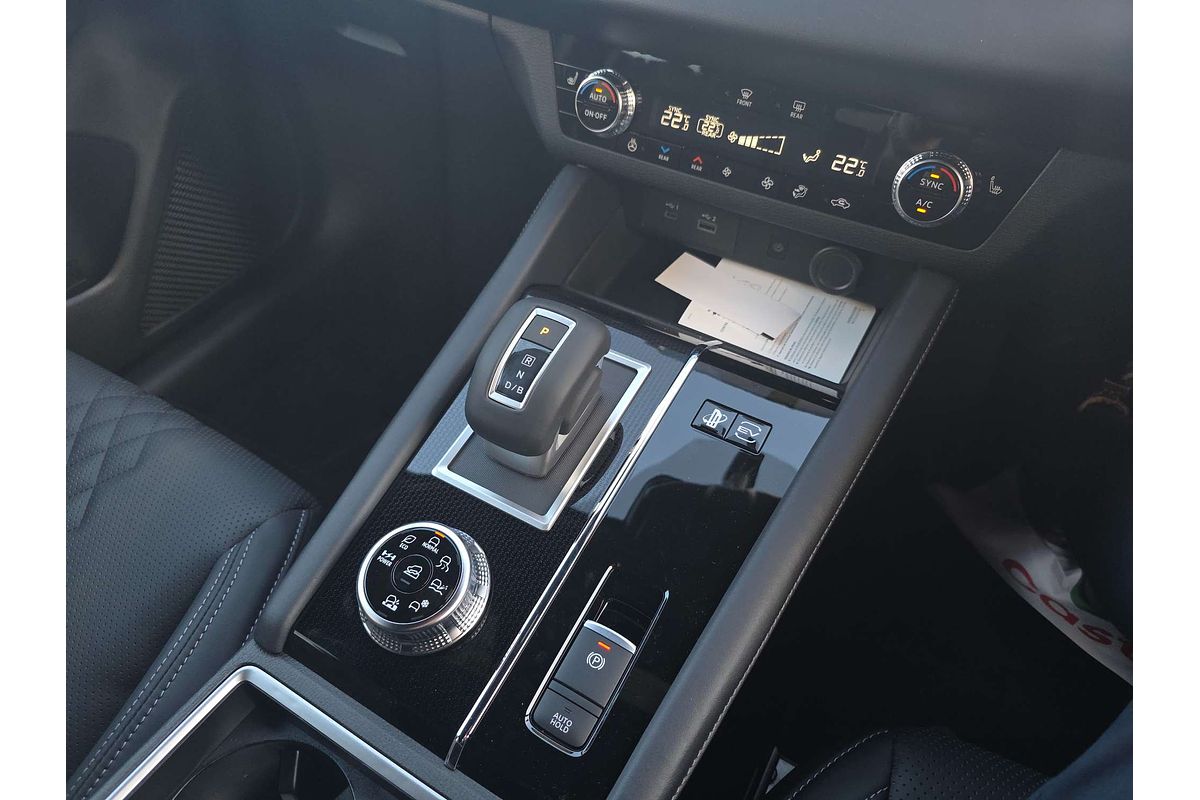 2025 Mitsubishi Outlander PHEV GSR ZM