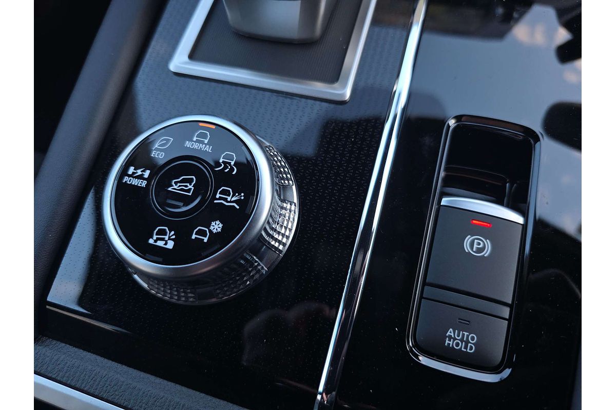 2025 Mitsubishi Outlander PHEV GSR ZM