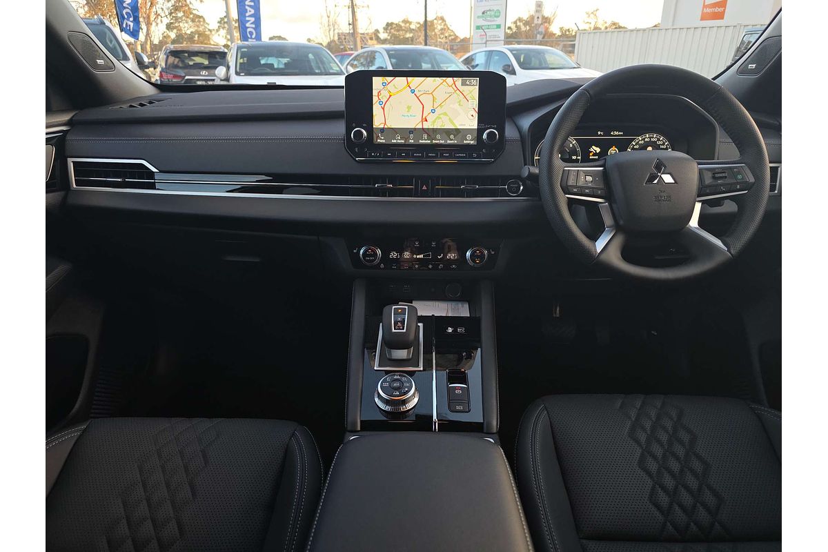 2025 Mitsubishi Outlander PHEV GSR ZM