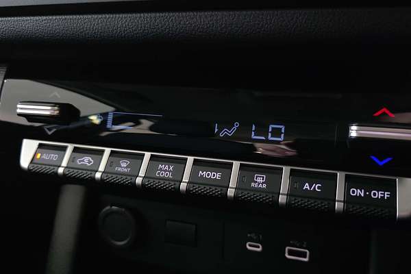 2023 Mitsubishi Triton GLX MV 4X4
