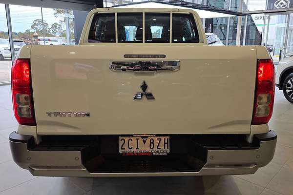 2023 Mitsubishi Triton GLX MV 4X4