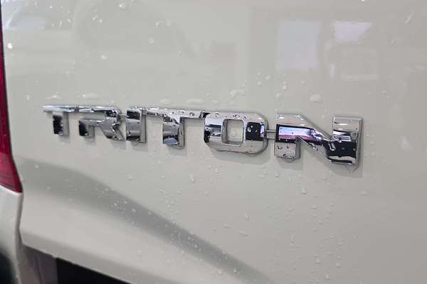 2023 Mitsubishi Triton GLX MV 4X4