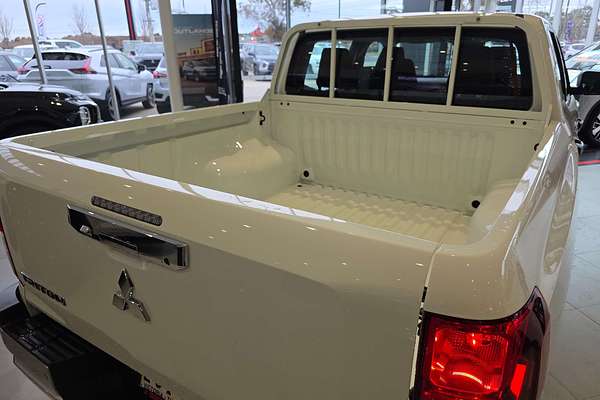 2023 Mitsubishi Triton GLX MV 4X4