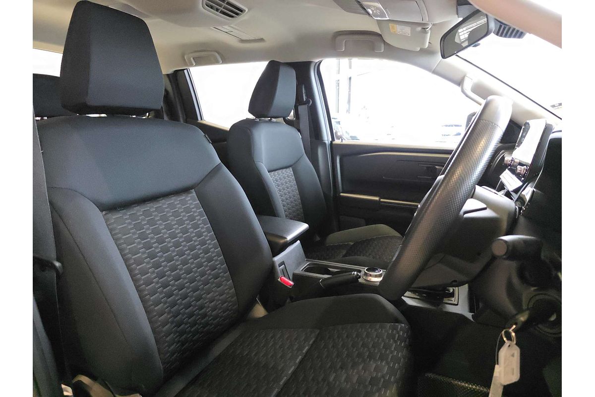 2023 Mitsubishi Triton GLX MV 4X4