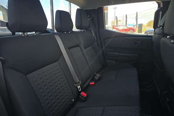 2024 Mitsubishi Triton GLX MV 4X4